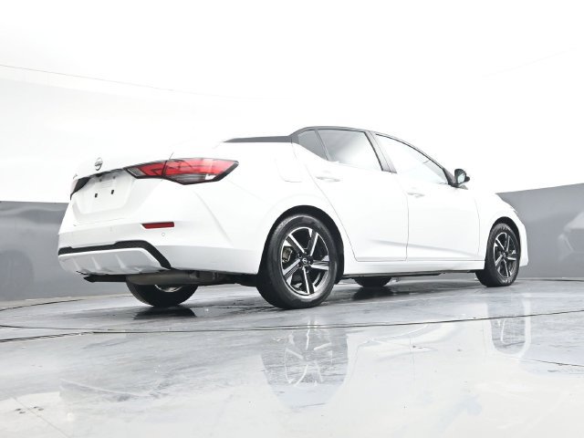 Used 2025 Nissan Sentra SV FWD image 33