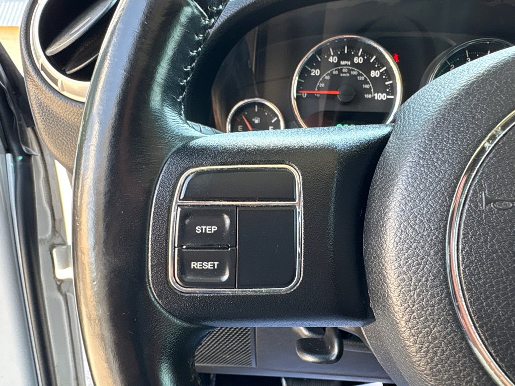 Used 2018 Jeep Wrangler Unlimited Sahara AWD/4WD image 17