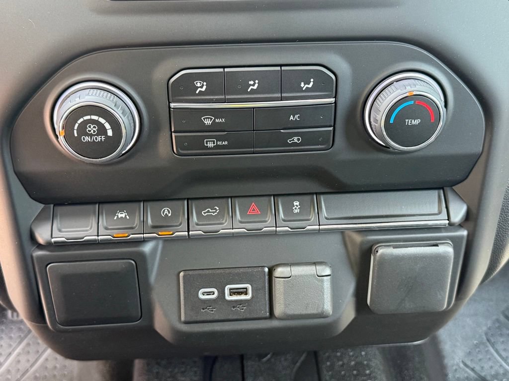 Used 2026 Chevrolet Silverado 1500 Custom w/ LPO, Dark Essentials Package AWD/4WD image 19