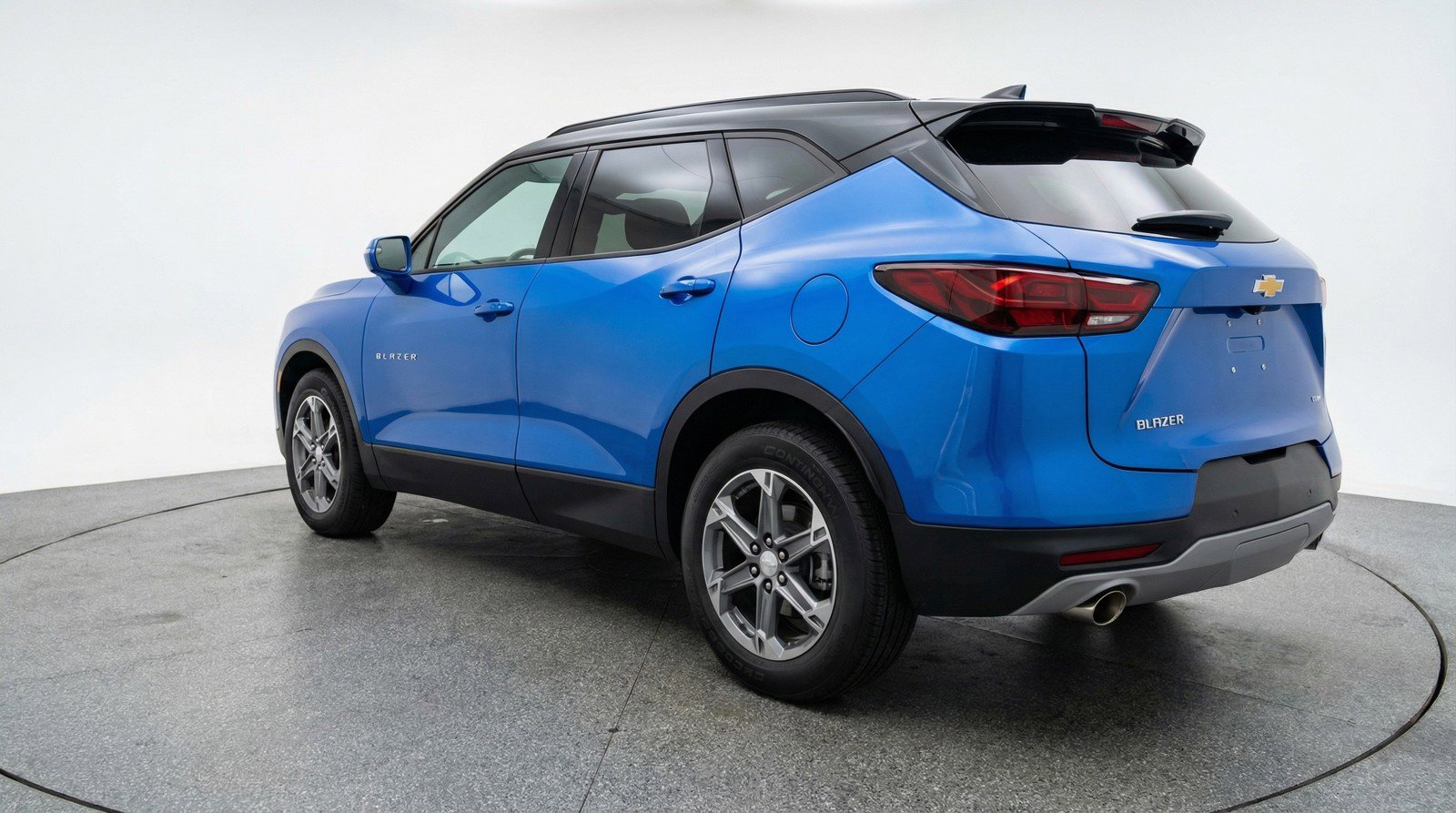 Used 2025 Chevrolet Blazer LT FWD image 6
