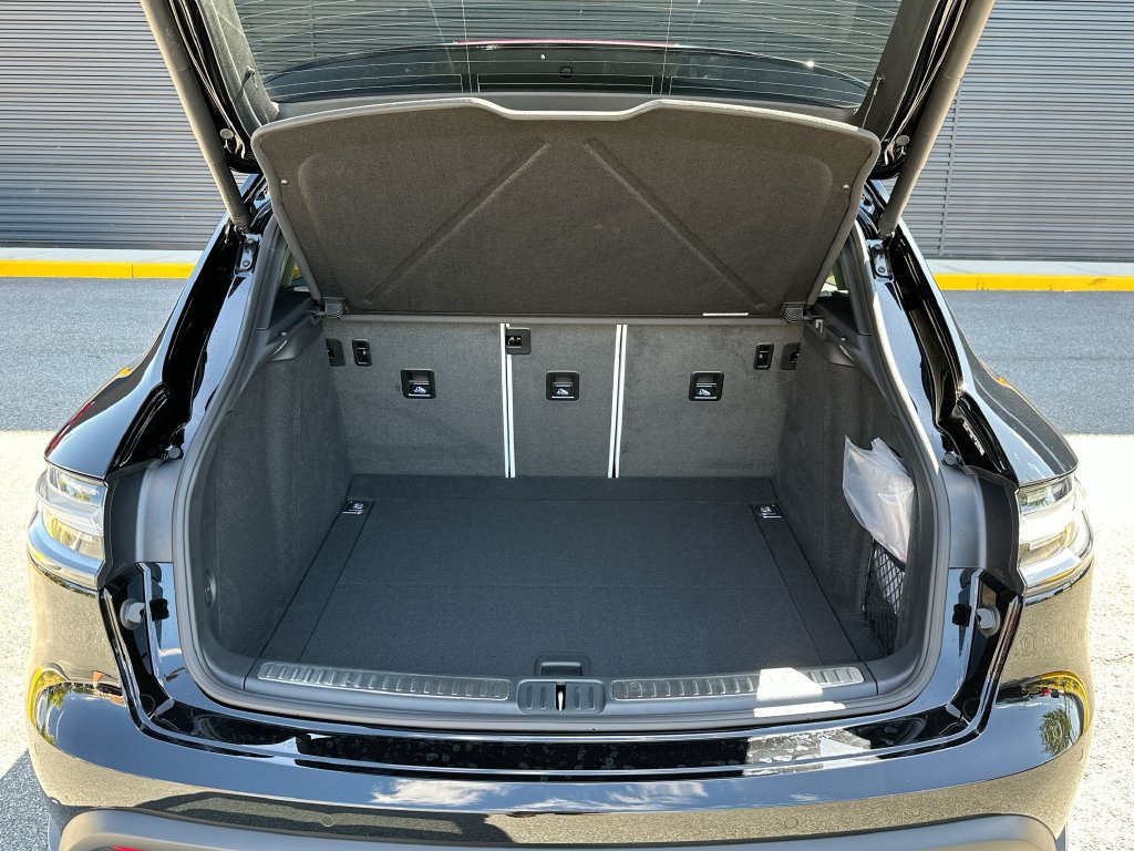 New 2026 Porsche Macan AWD/4WD image 28
