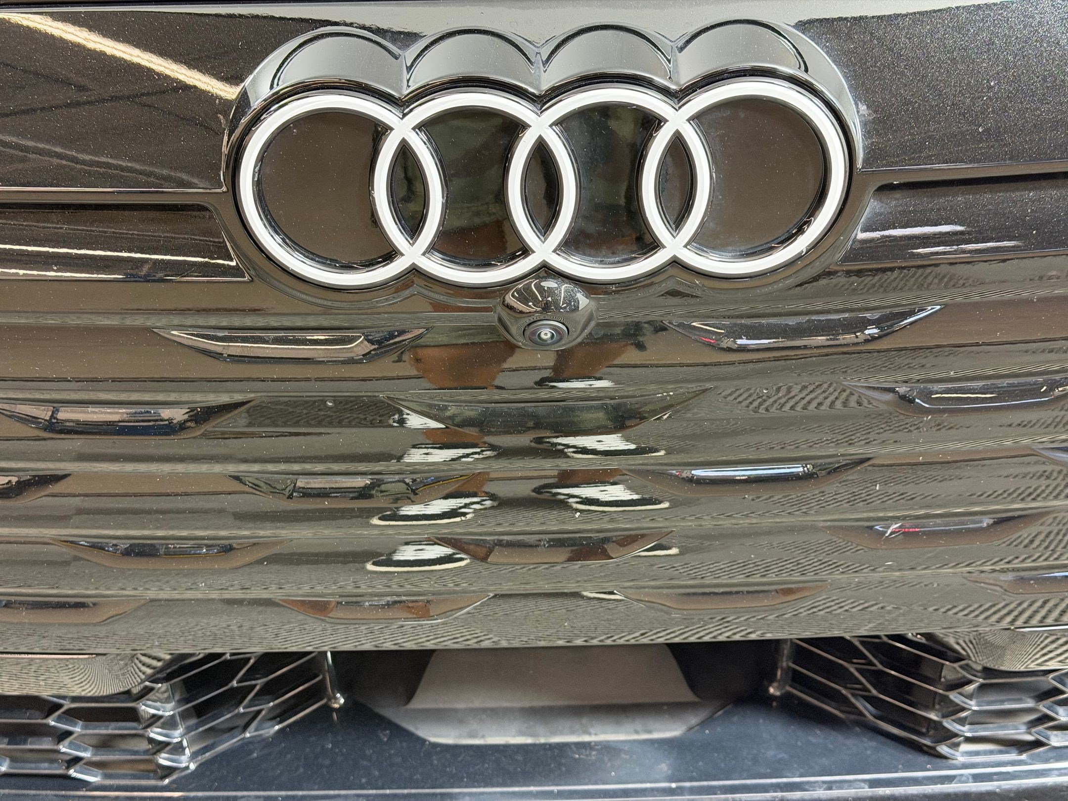 Certified 2025 Audi A6 e-tron Premium w/ Ultra Package AWD/4WD image 27