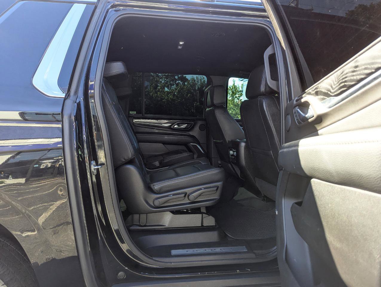 Used 2021 GMC Yukon XL Denali AWD/4WD image 42