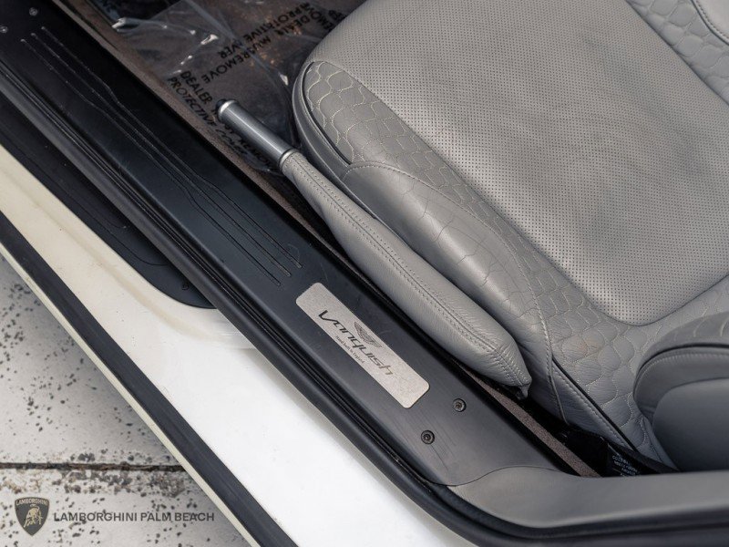 Used 2014 Aston Martin Vanquish Volante RWD image 30