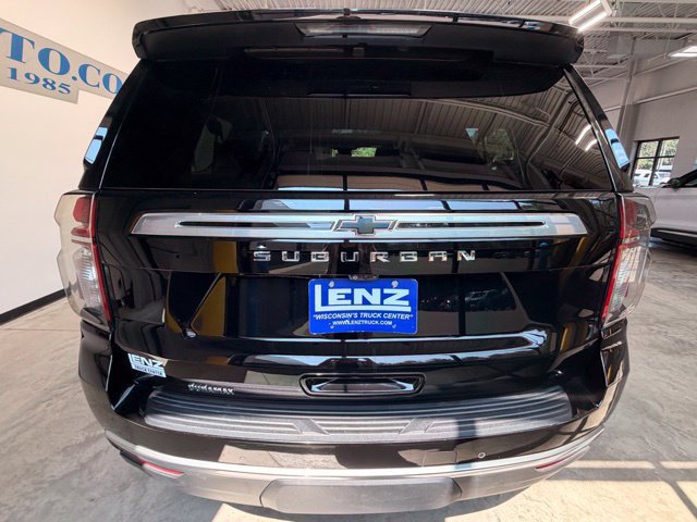 Used 2024 Chevrolet Suburban High Country AWD/4WD image 7