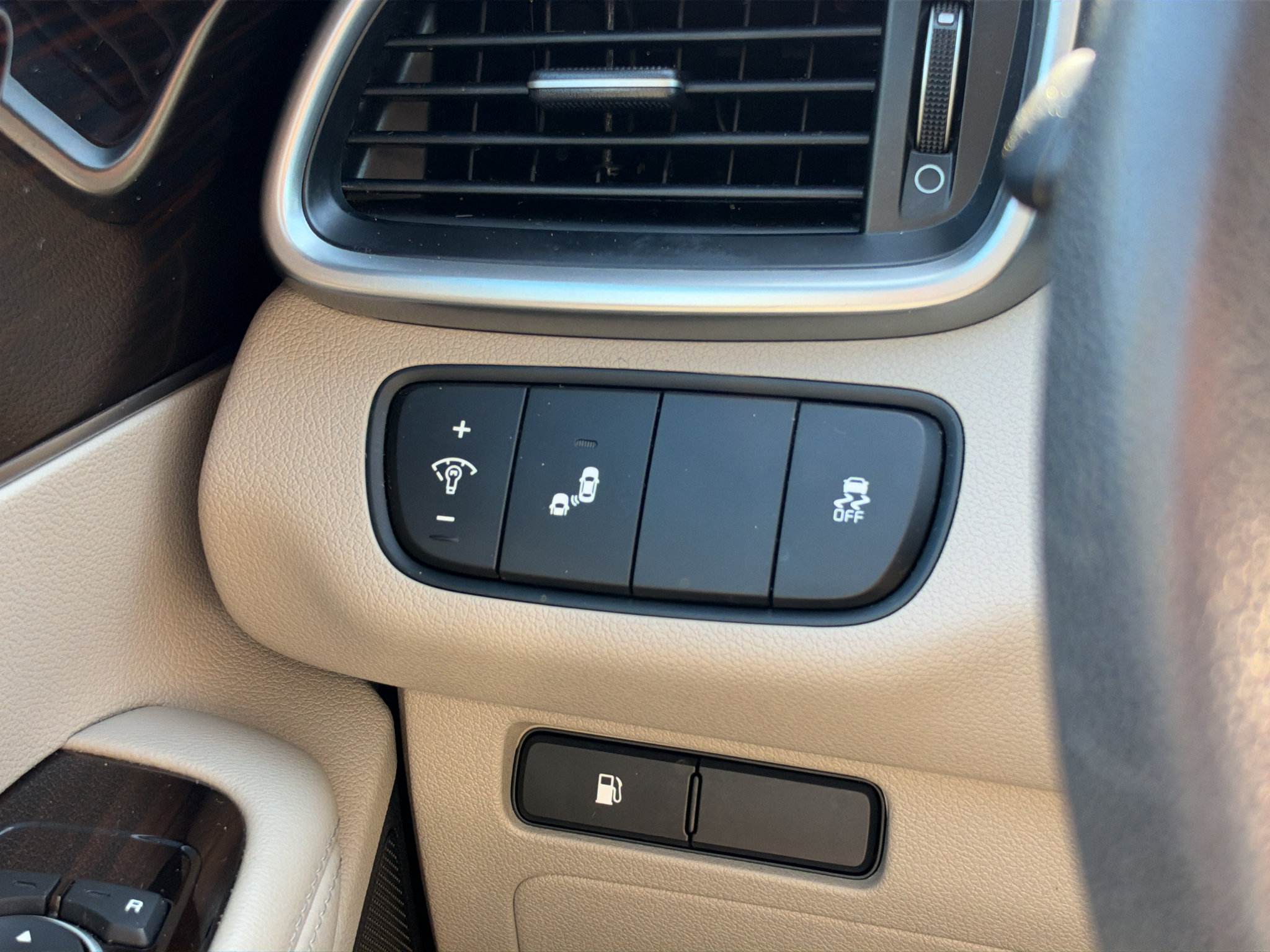Used 2019 Kia Sorento AWD V6 image 25