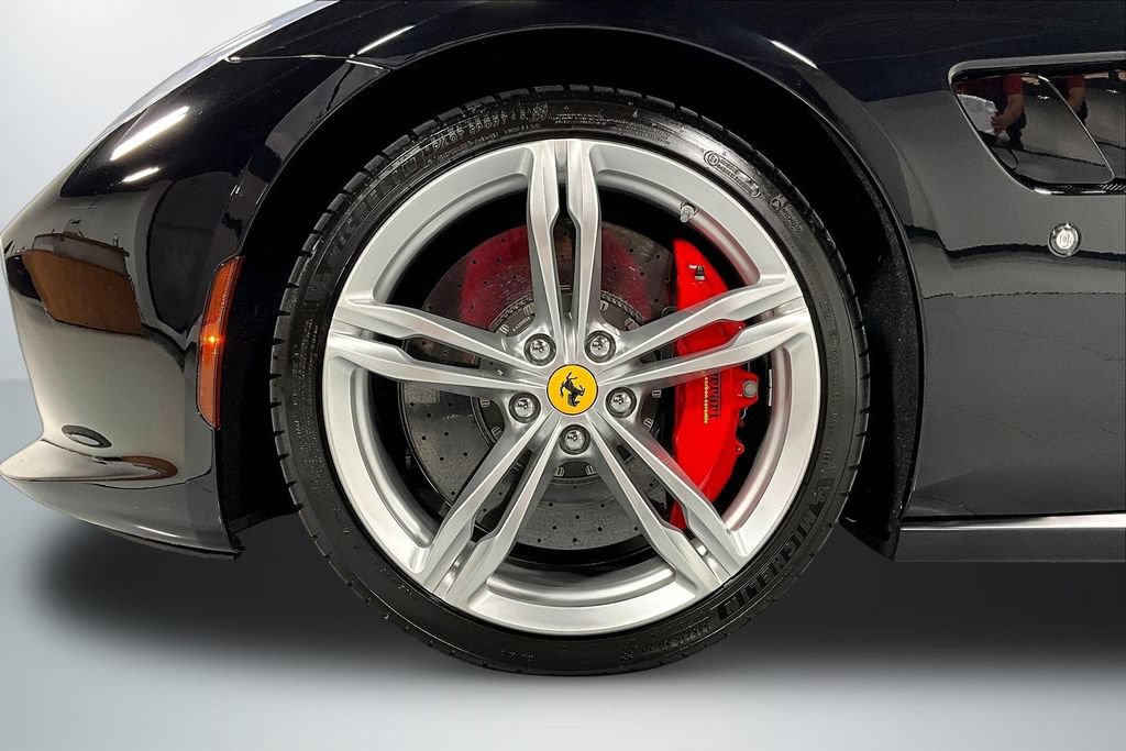 Used 2018 Ferrari GTC4Lusso AWD/4WD image 32