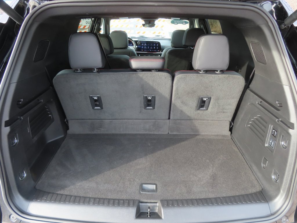 Certified 2024 Chevrolet Traverse RS image 16