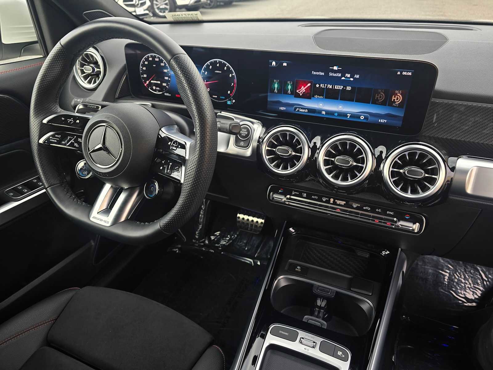 Used 2025 Mercedes-Benz GLB 35 AMG 4MATIC image 10