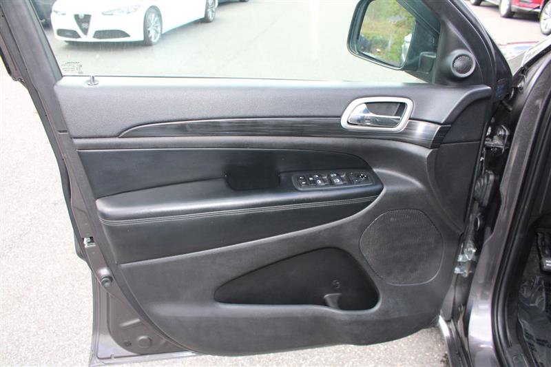 Used 2020 Jeep Grand Cherokee Altitude image 11