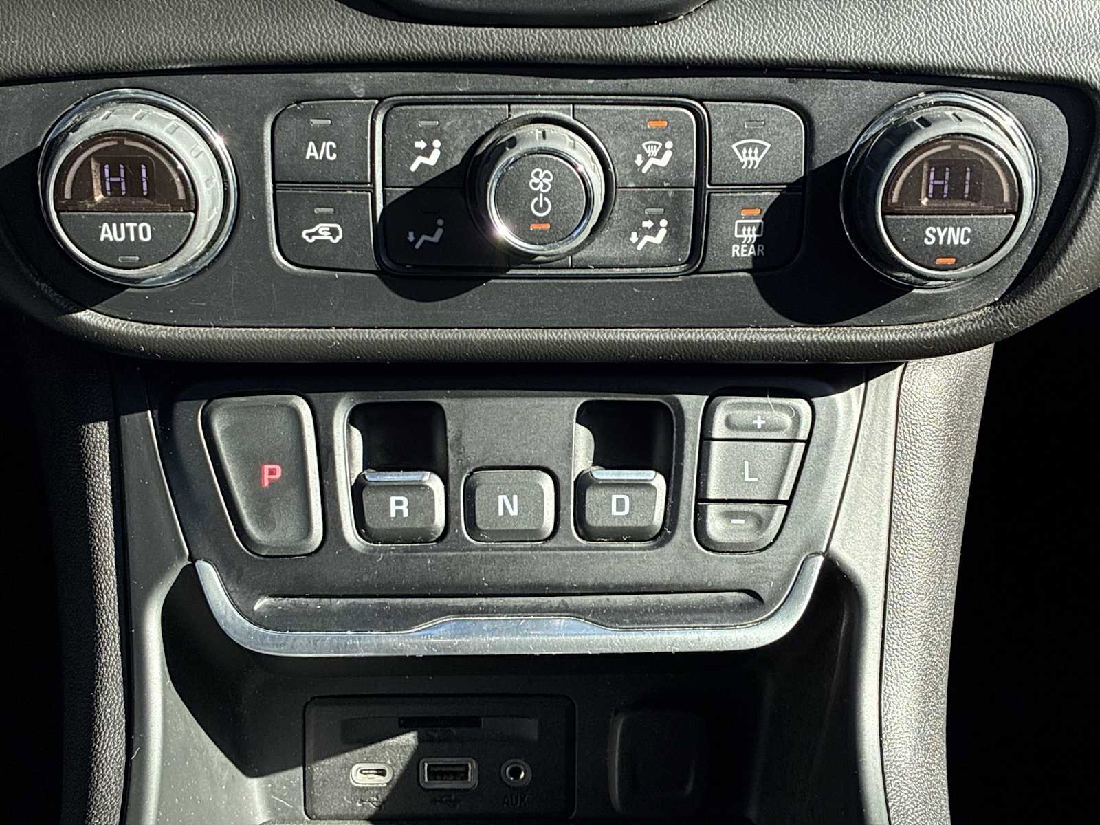 Used 2021 GMC Terrain SLT AWD/4WD image 21