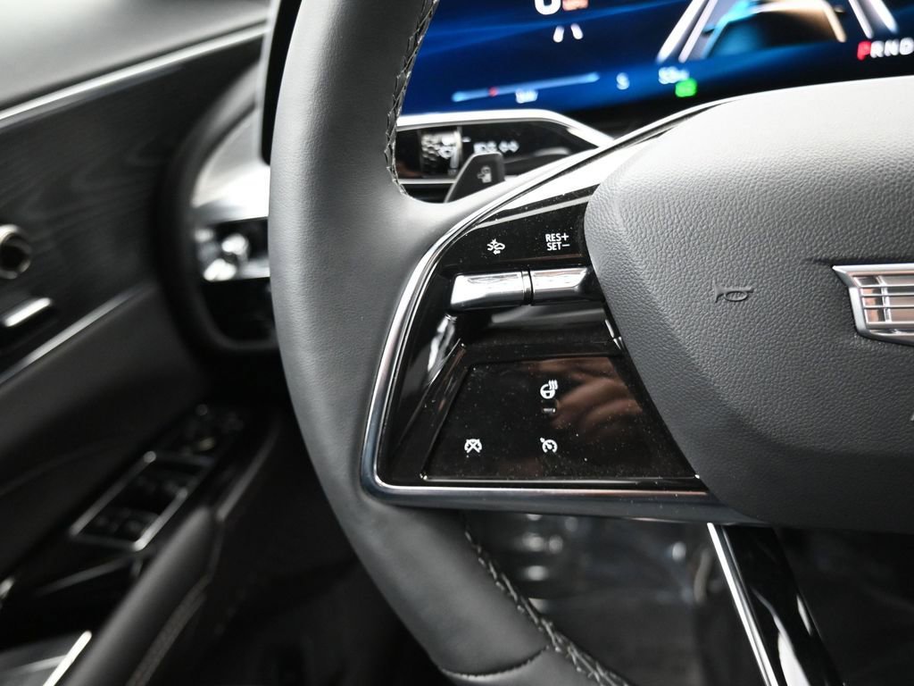 Used 2025 Cadillac Lyriq Luxury image 24