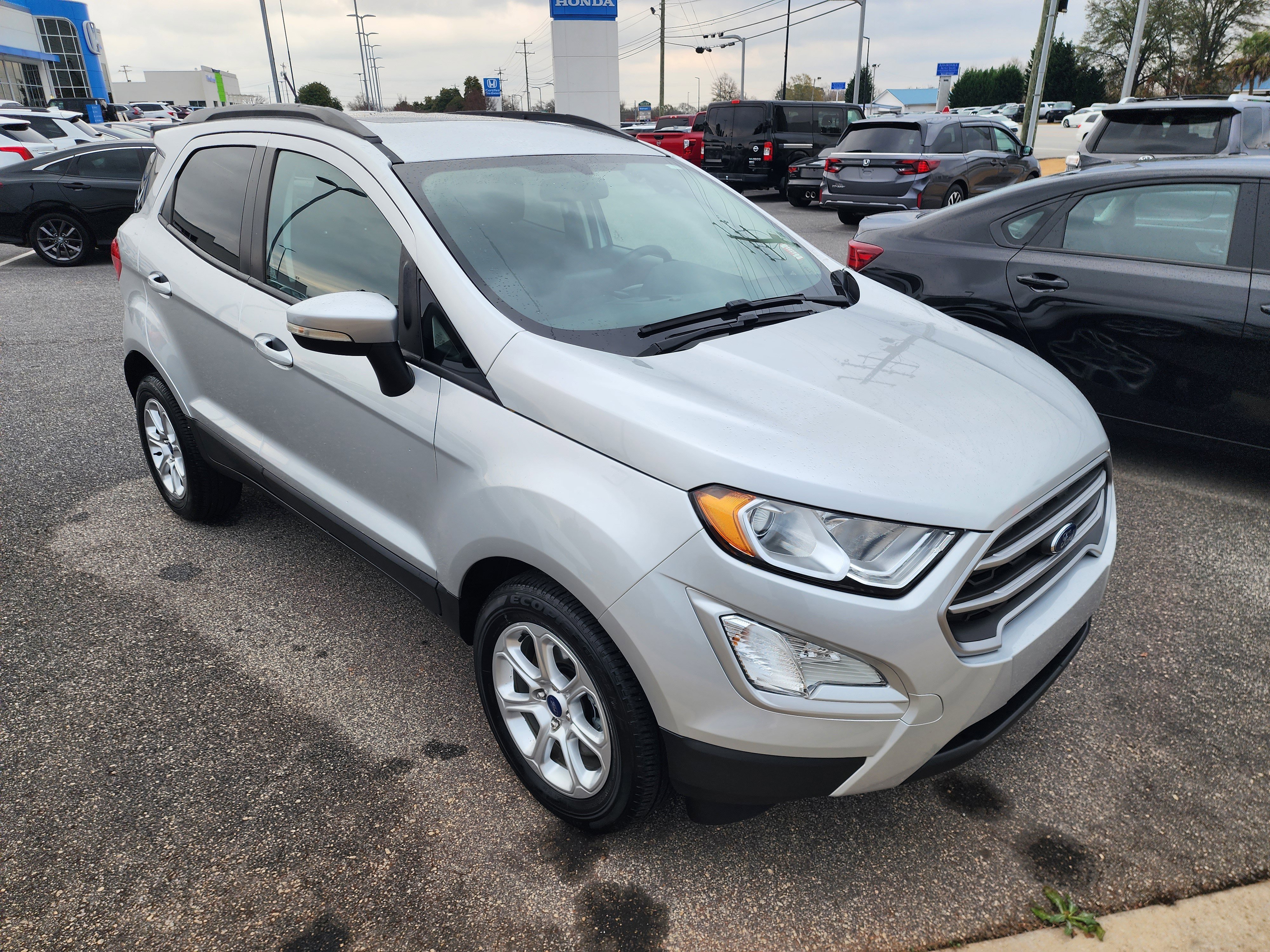 Used 2021 Ford EcoSport SE image 2