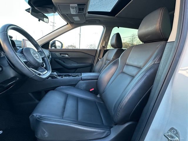 Used 2023 Nissan Rogue SV w/ SV Premium B Package image 7