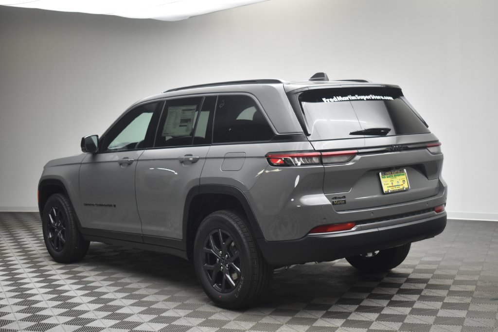 New 2027 Jeep Grand Cherokee 4WD image 11