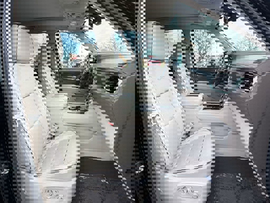 Certified 2021 GMC Yukon Denali image 30