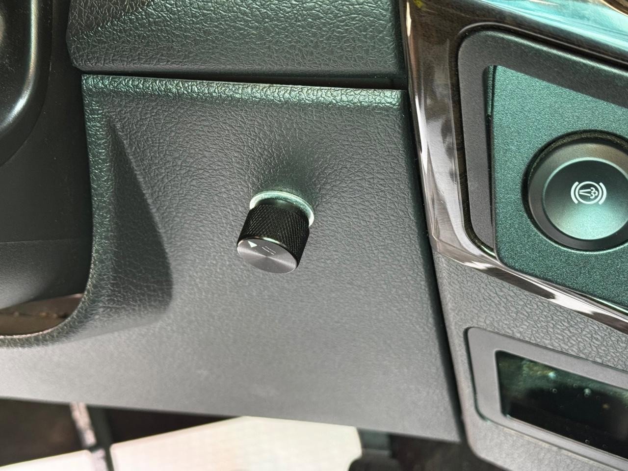 Used 2015 Ford F250 Platinum w/ FX4 Off-Road Package image 21