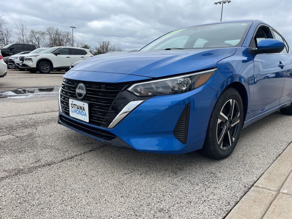 Used 2025 Nissan Sentra SV FWD image 14