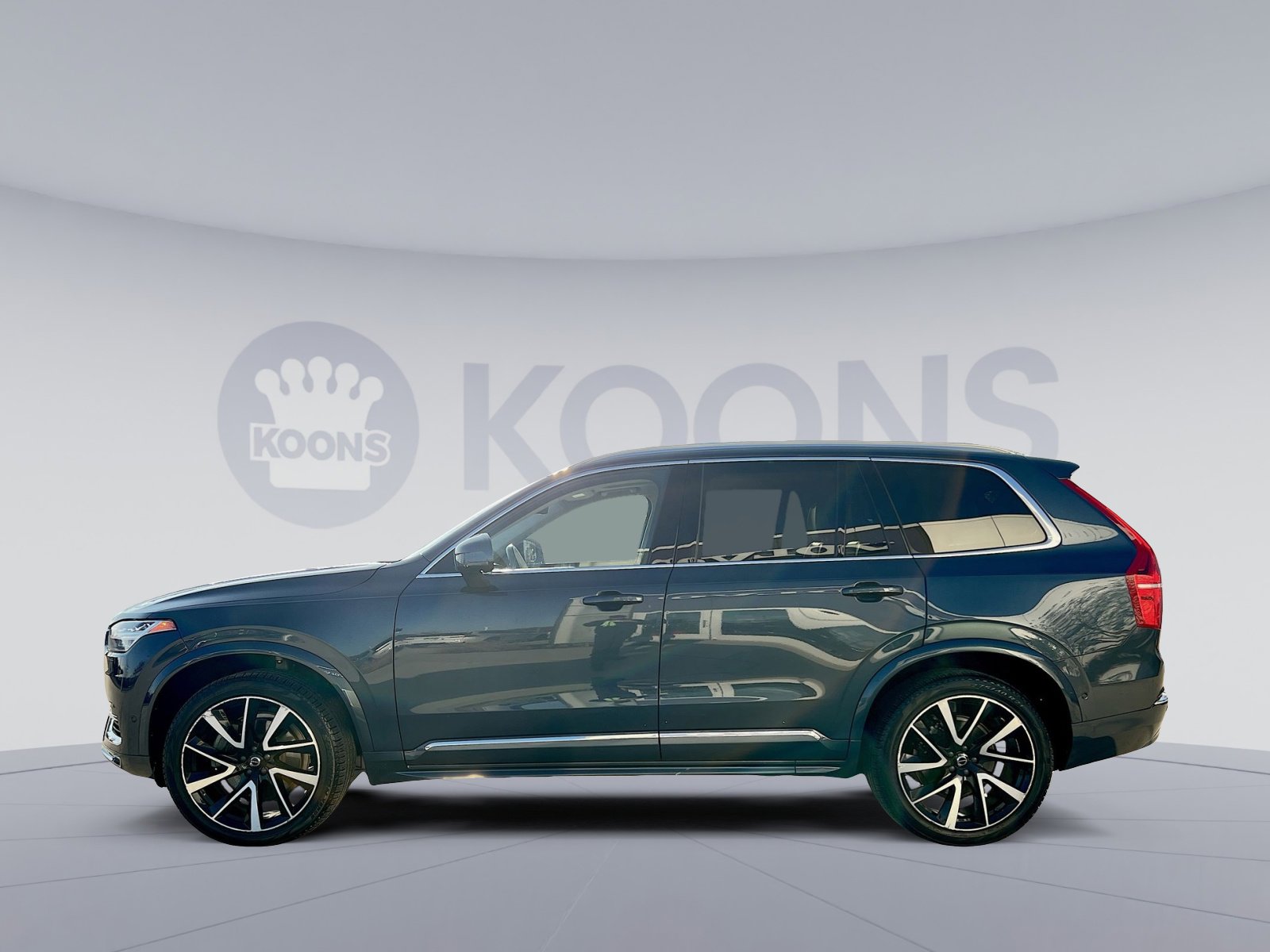 Used 2023 Volvo XC90 B6 Plus w/ Protection Package Premier image 2
