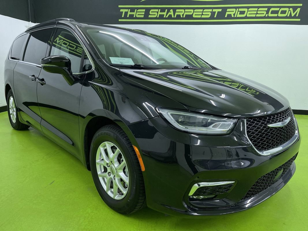 Used 2022 Chrysler Pacifica Touring-L image 2