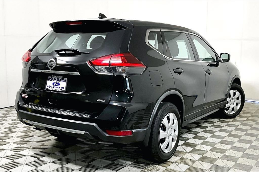Used 2018 Nissan Rogue S image 12