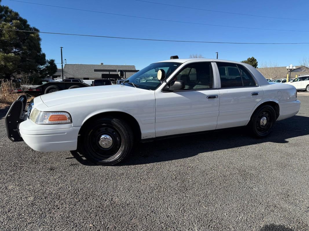 Used 2008 Ford Crown Victoria Police Interceptor image 3