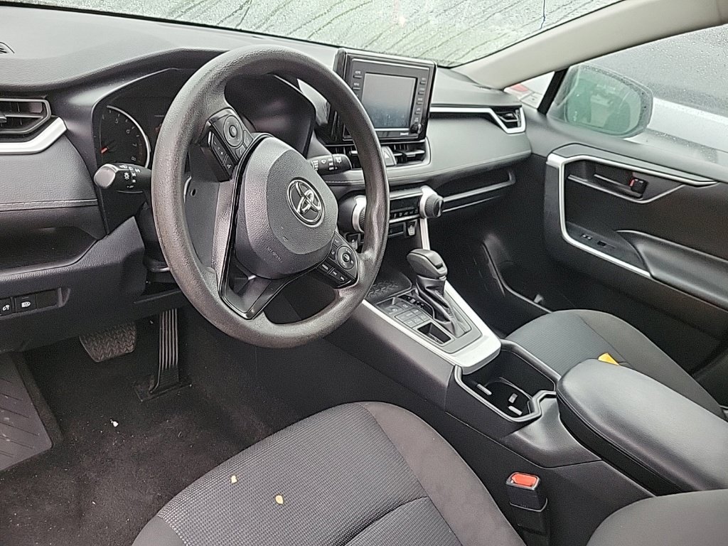 Used 2022 Toyota RAV4 LE AWD/4WD image 7