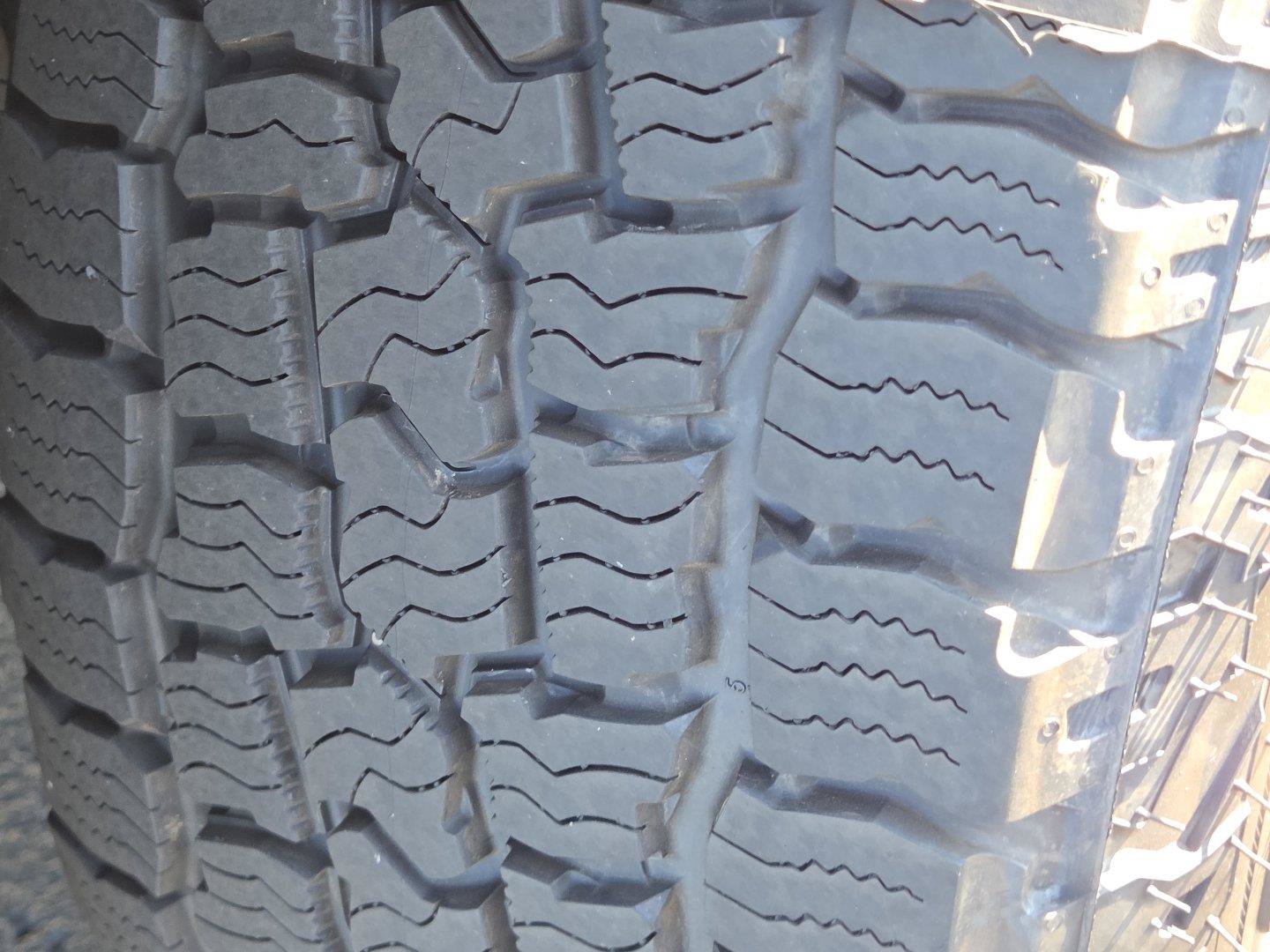 Used 2025 Ford Explorer ST-Line AWD/4WD image 14
