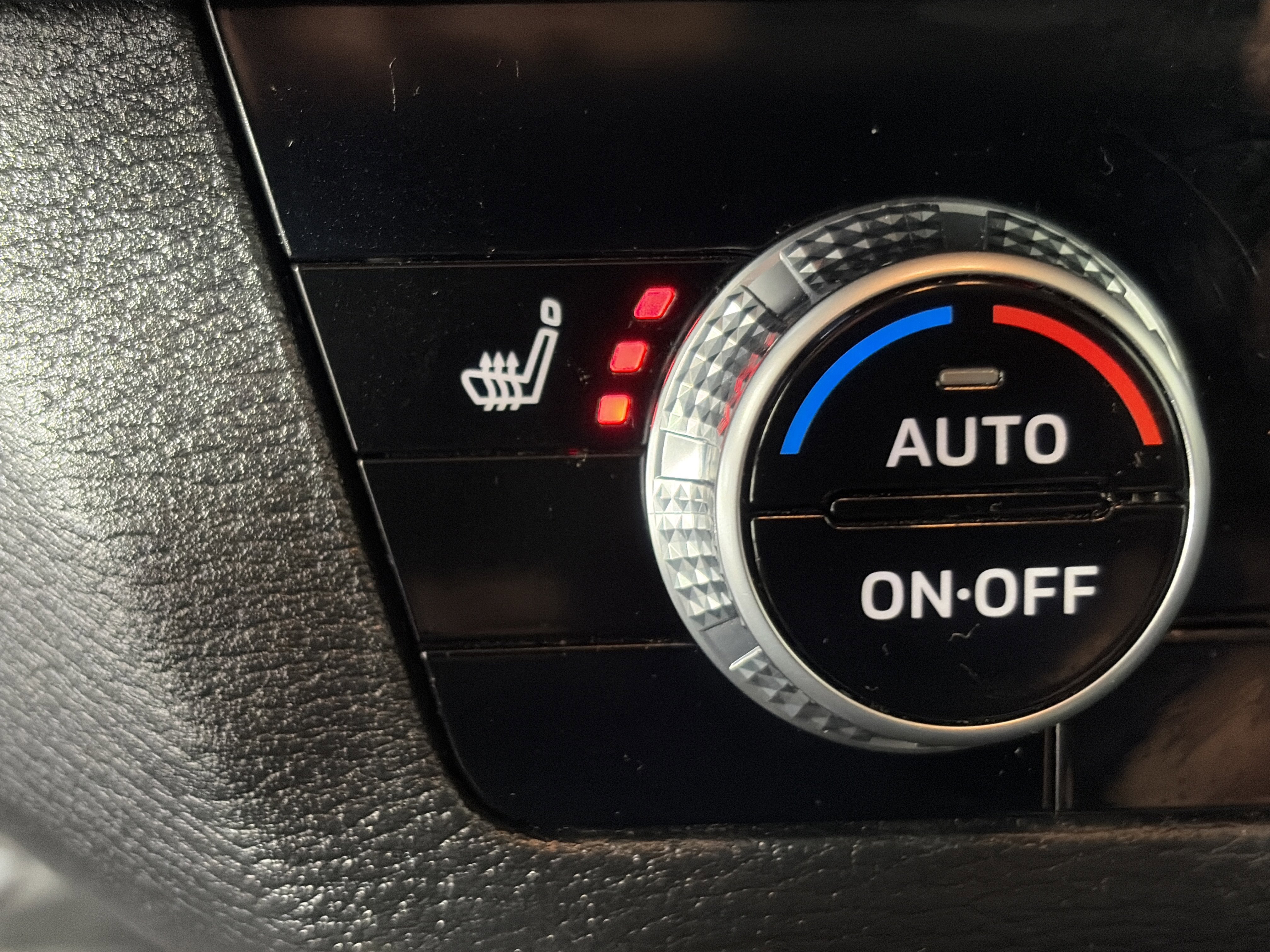 Used 2024 Mitsubishi Outlander SE AWD/4WD image 32