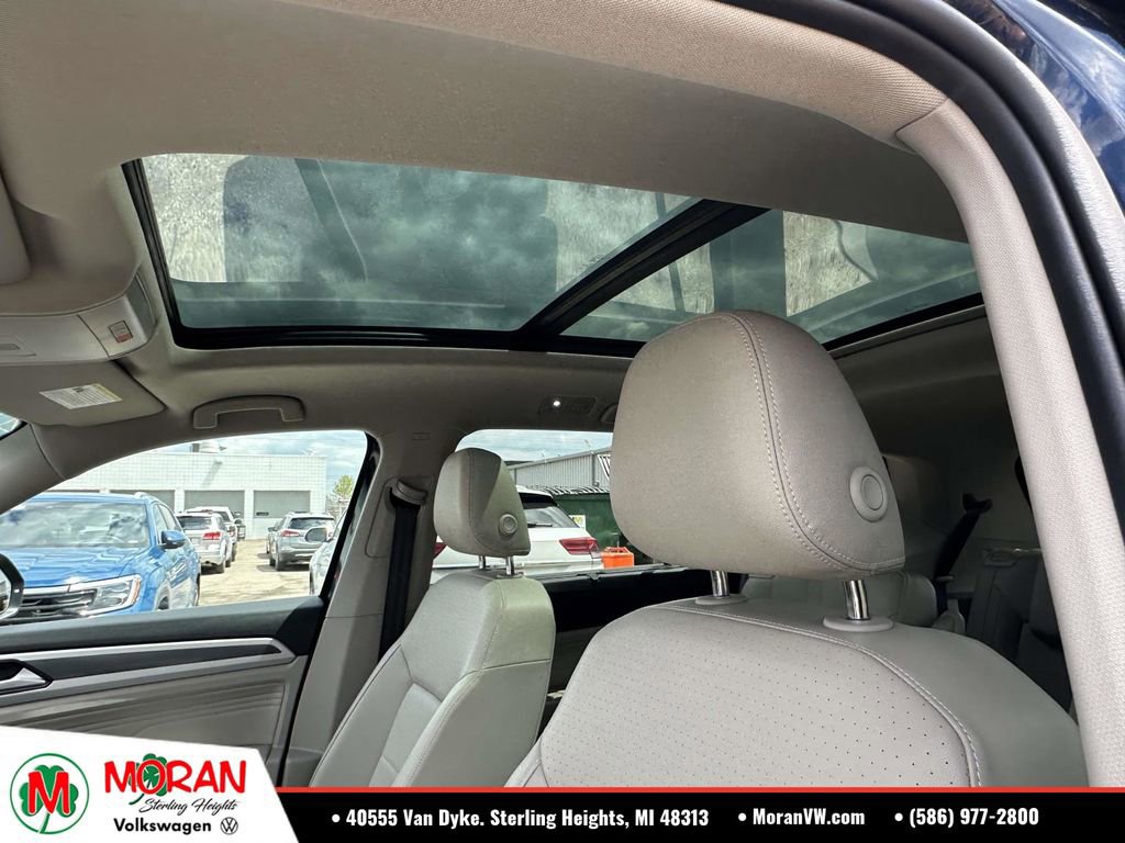 Used 2023 Volkswagen Atlas SEL R-Line AWD/4WD image 23