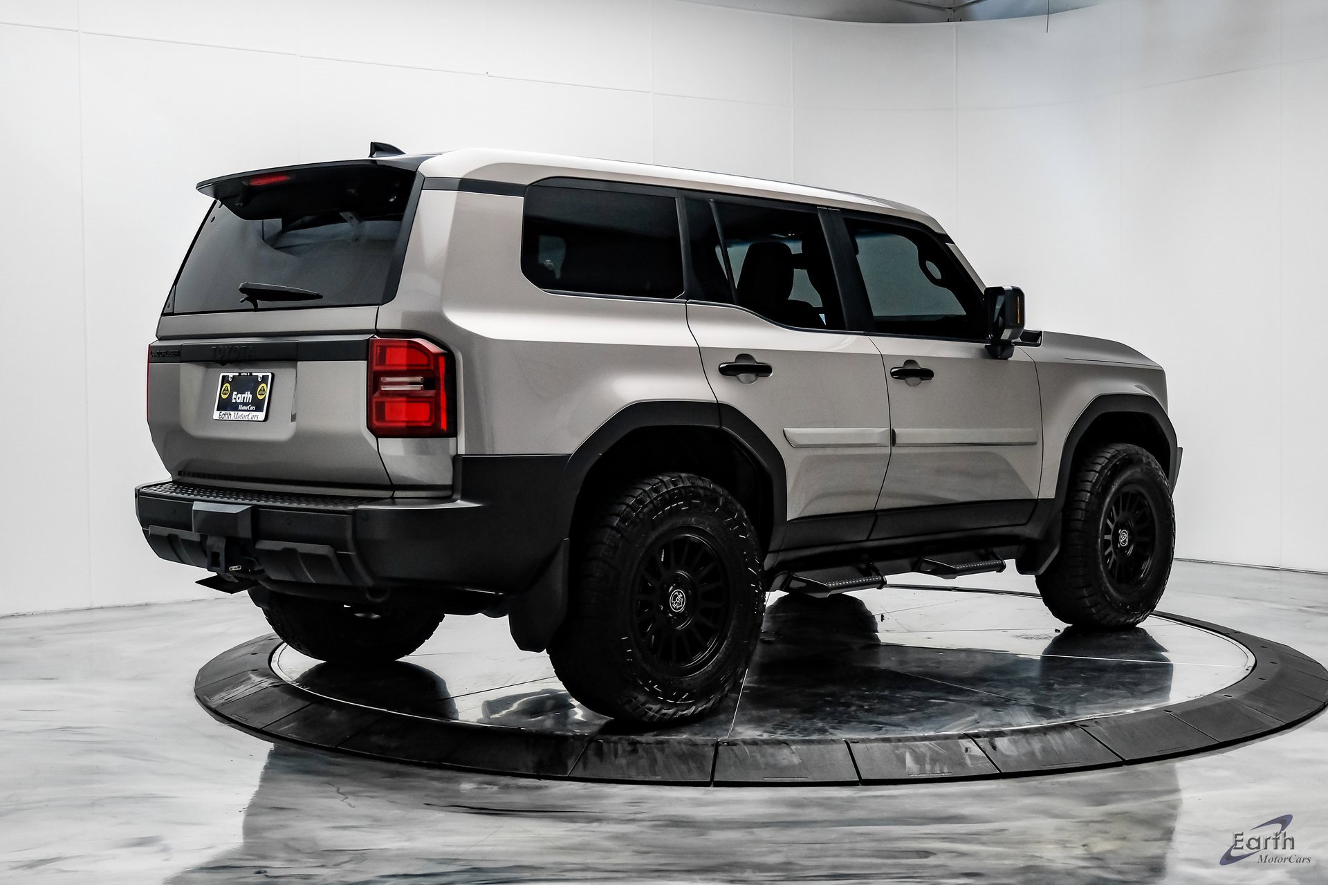 Used 2024 Toyota Land Cruiser image 13