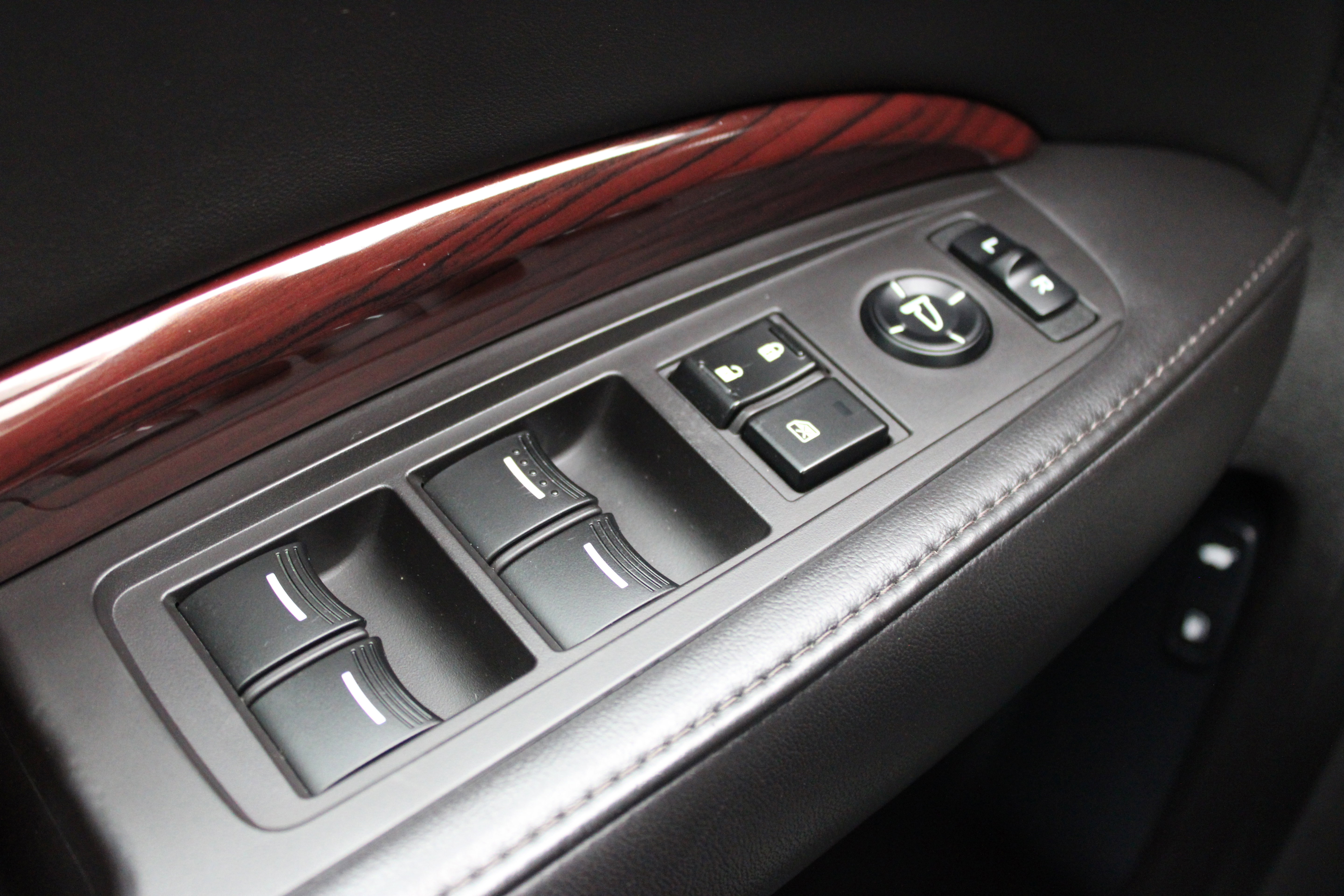 Used 2014 Acura MDX SH-AWD w/ Advance Package image 37