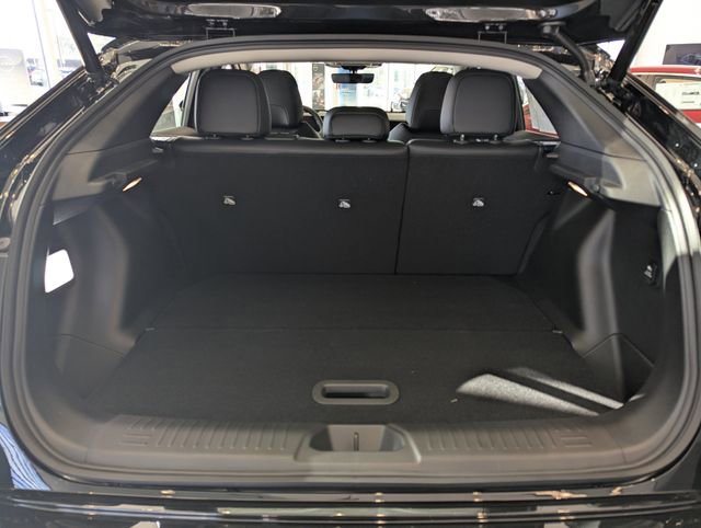 New 2026 Nissan Leaf Platinum+ w/ Cargo Package (Platinum+) image 5