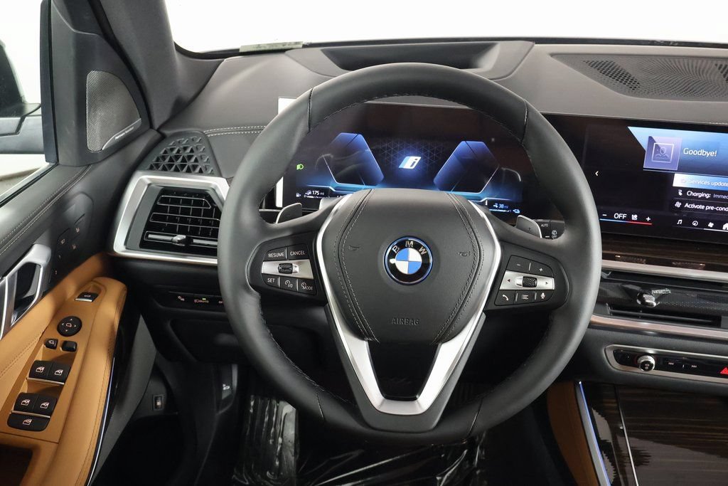 New 2026 BMW X5 xDrive50e w/ Climate Comfort Package AWD/4WD image 3
