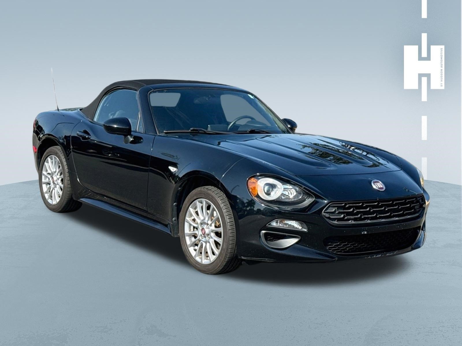 Used 2018 FIAT 124 Spider Classica w/ Technology & Siriusxm Group RWD image 1