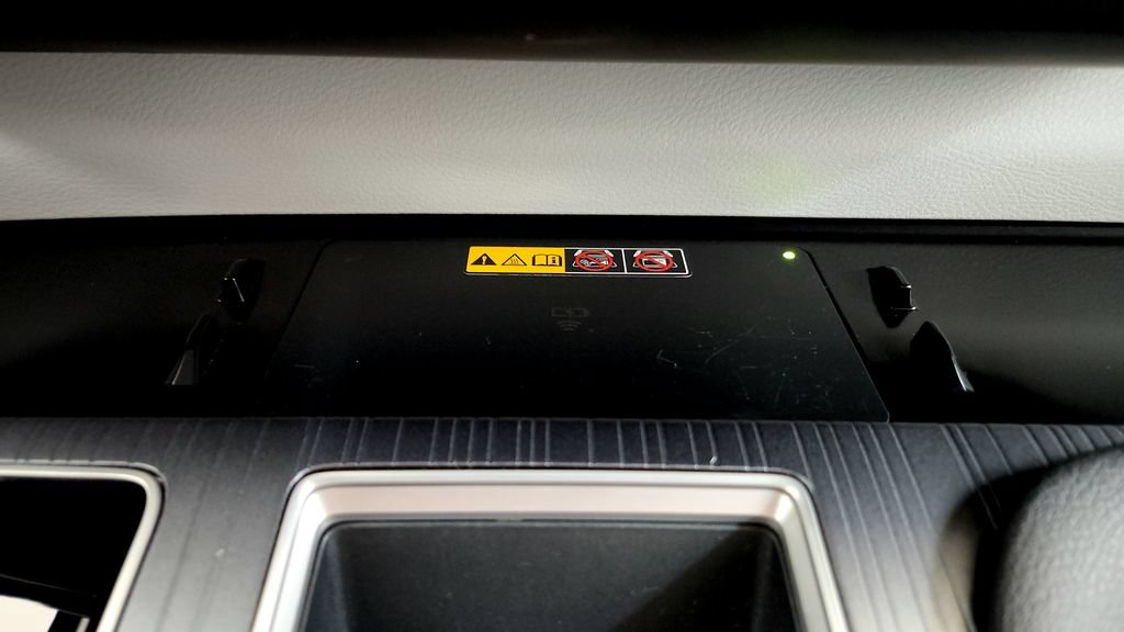 Certified 2025 Toyota Sienna LE AWD/4WD image 37