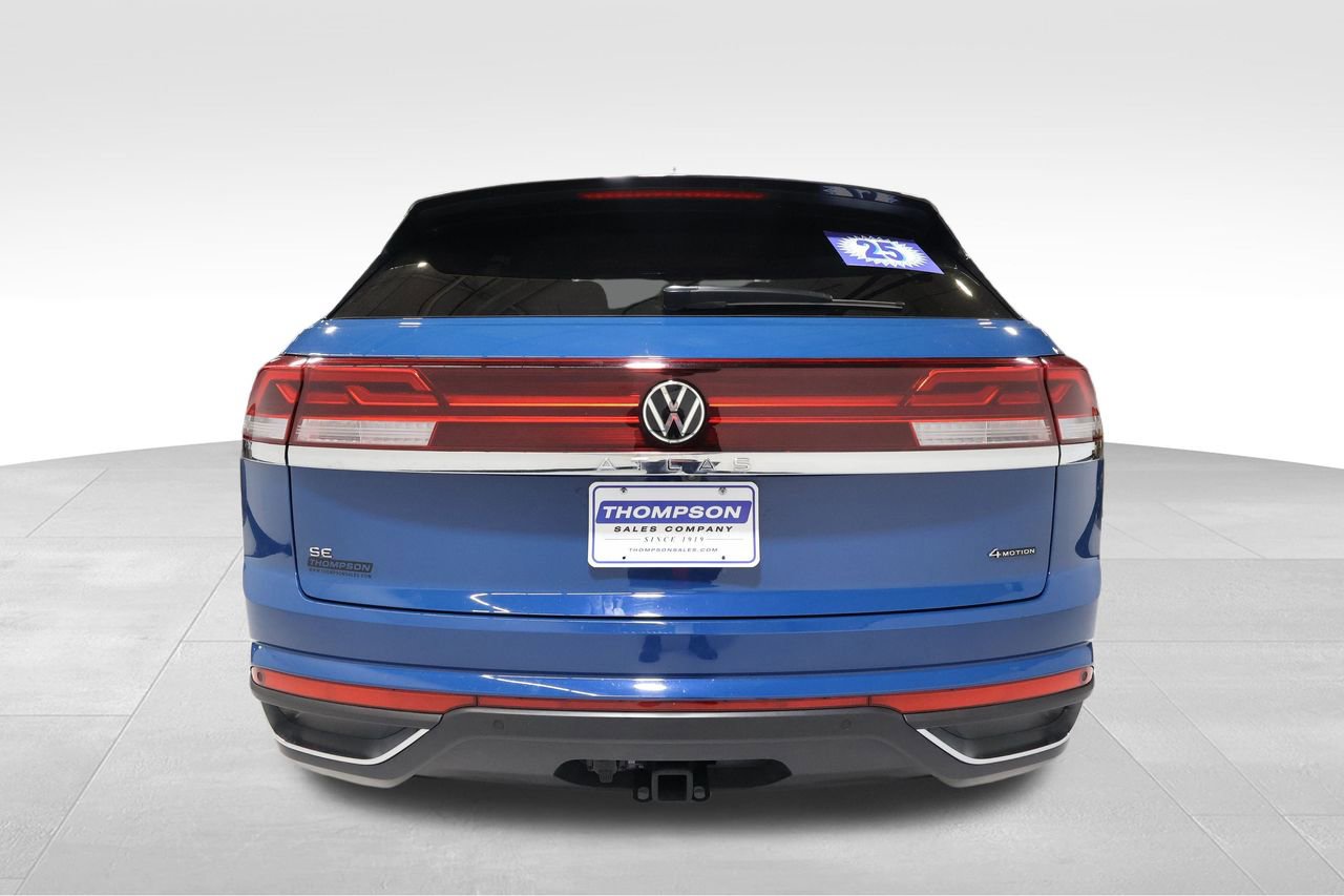 Used 2025 Volkswagen Atlas Cross Sport SE image 3