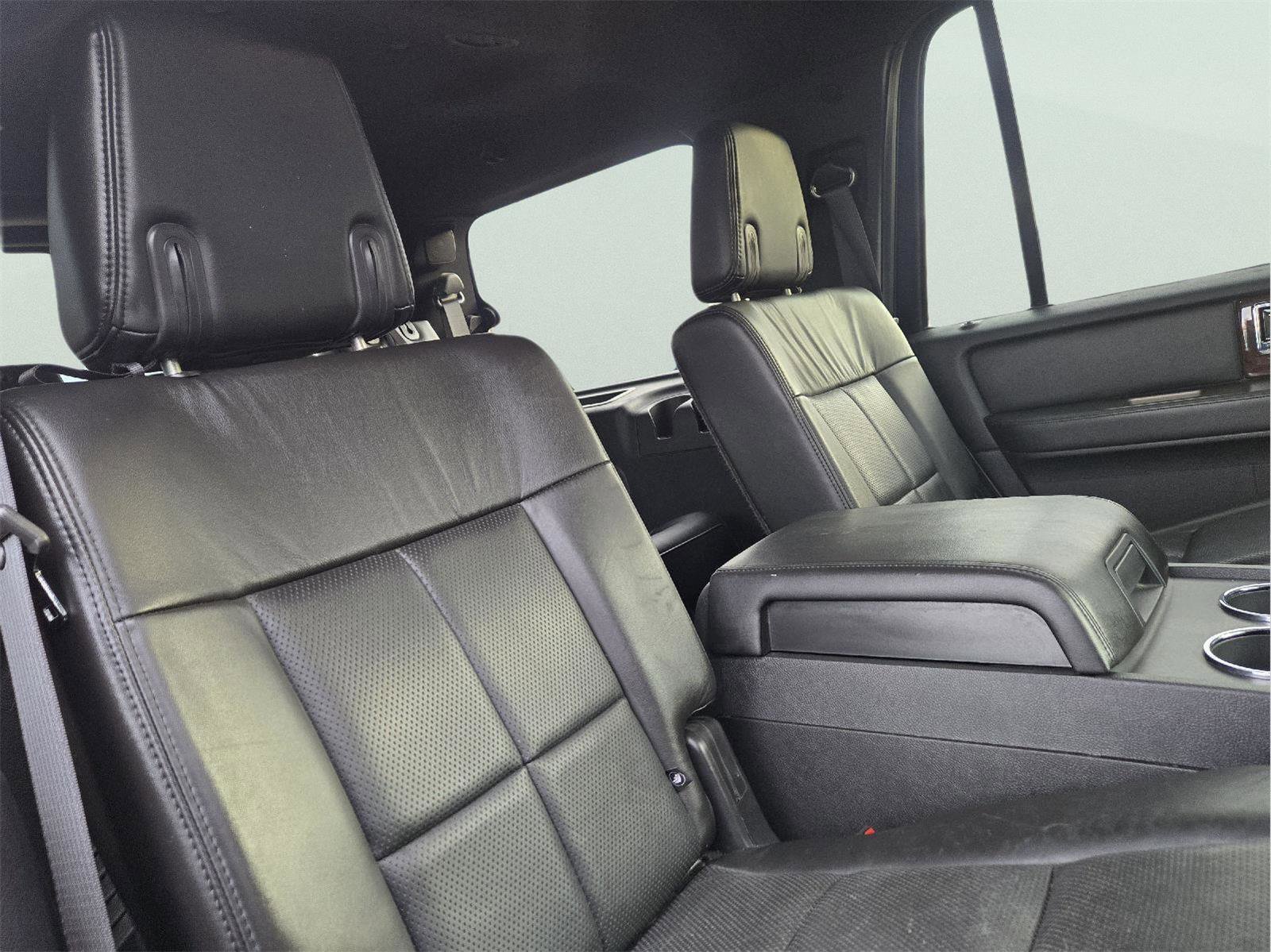 Used 2012 Lincoln Navigator 4WD image 35