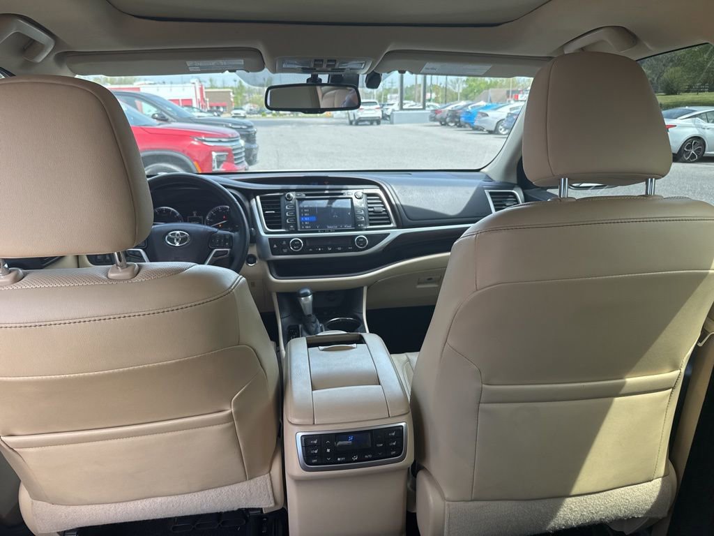 Used 2016 Toyota Highlander Limited Platinum w/ Protection Package #3 image 9