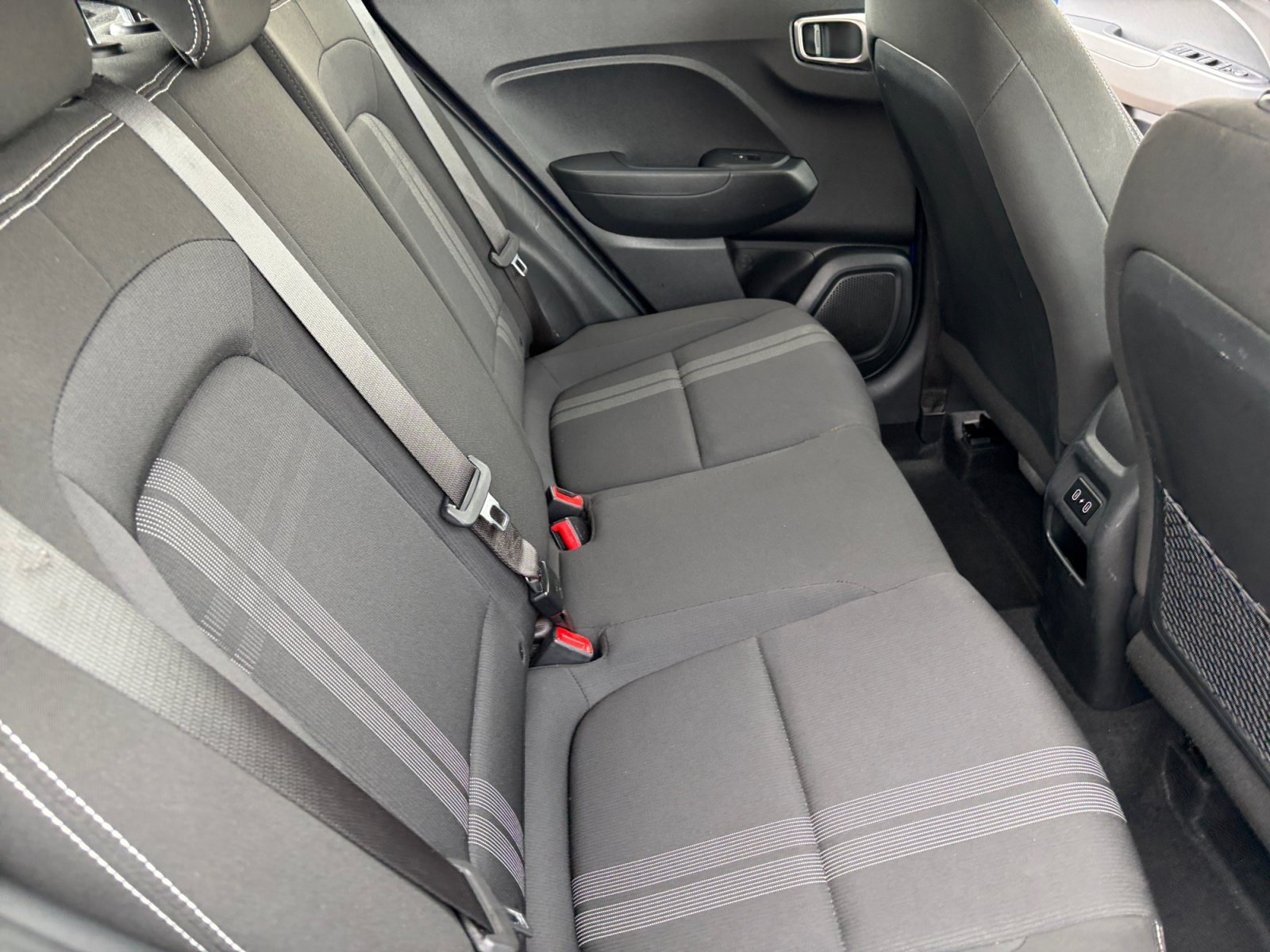 Used 2025 Hyundai Venue SEL FWD image 18