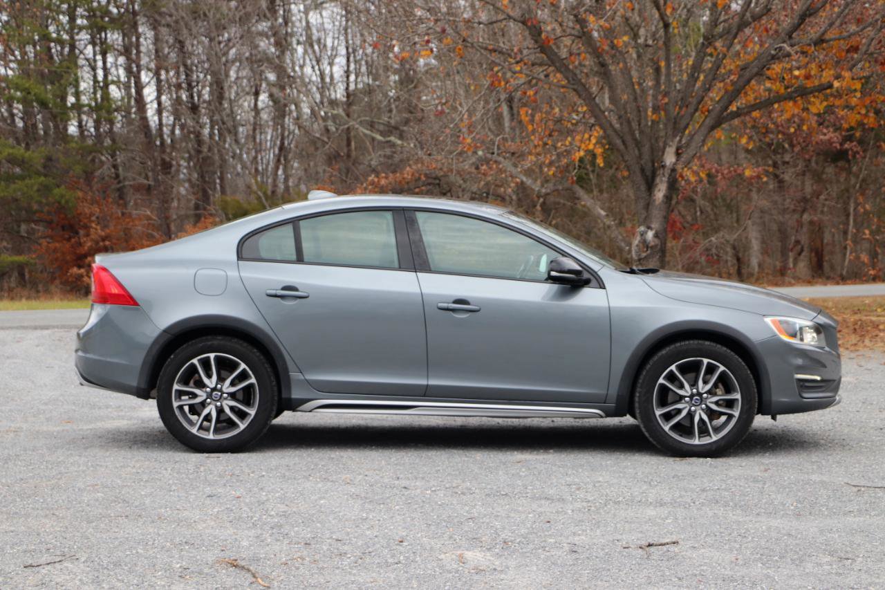 Used 2016 Volvo S60 T5 Cross Country Platinum AWD/4WD image 2