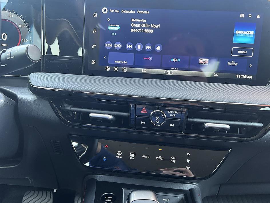 Certified 2026 Nissan Kicks SR FWD image 23