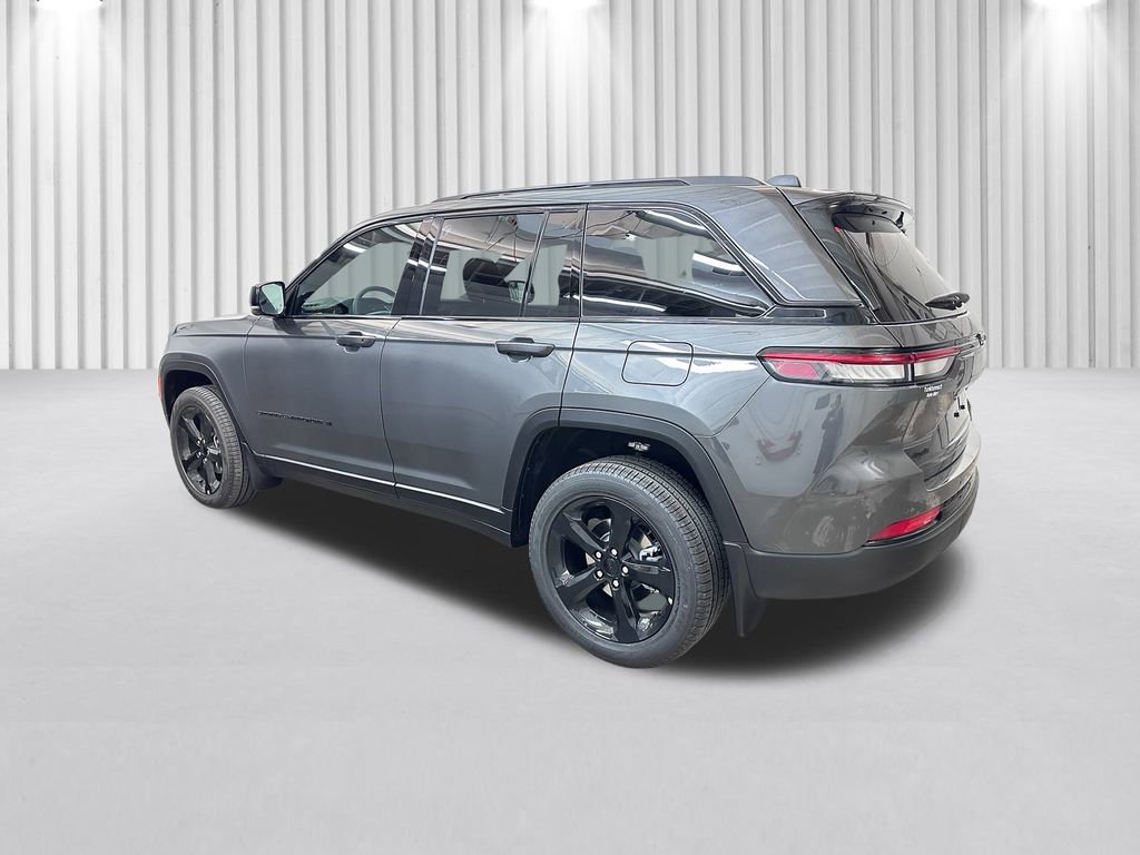 New 2025 Jeep Grand Cherokee Limited w/ Black Appearance Package image 7