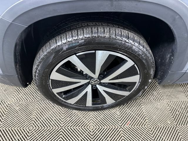 Used 2024 Volkswagen Taos SE image 10