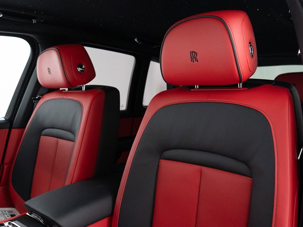 Used 2025 Rolls-Royce Cullinan Black Badge w/ Leather Finishing Pack AWD/4WD image 16