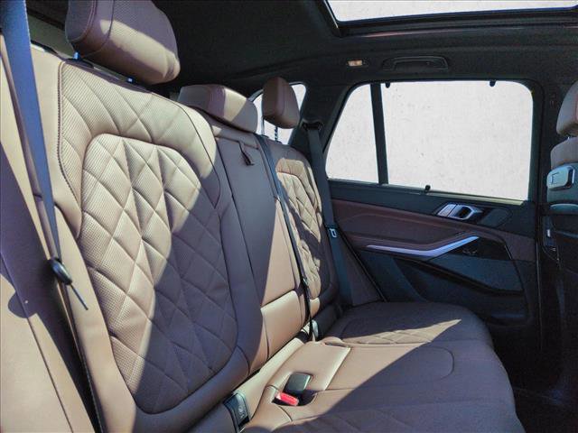 Used 2025 BMW X5 M60i image 22