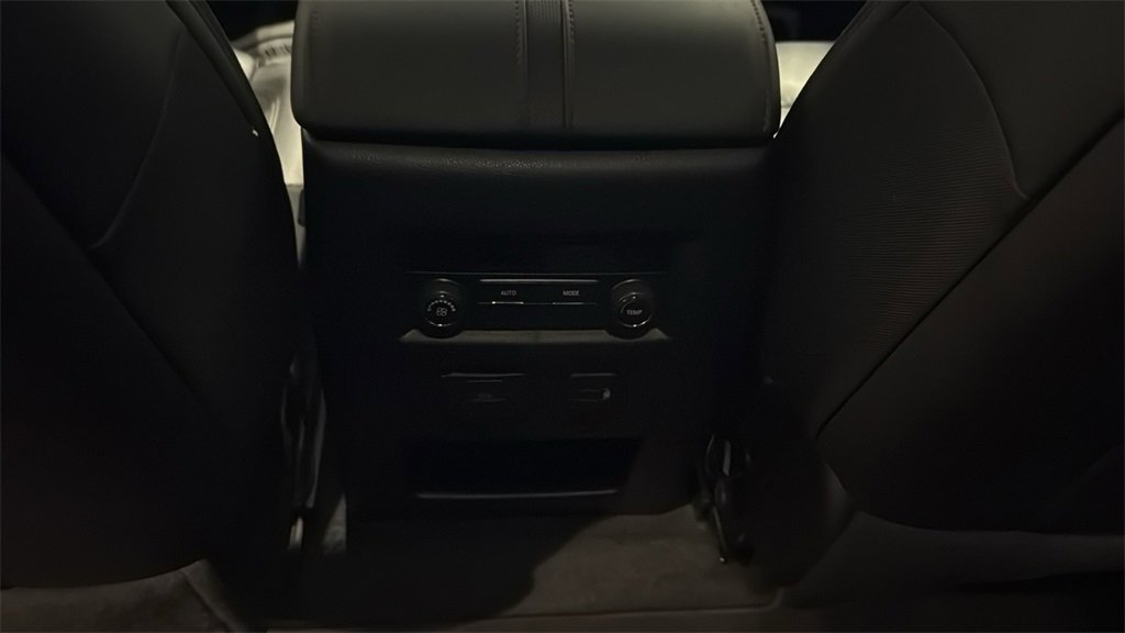 Used 2023 Chevrolet Traverse RS image 21