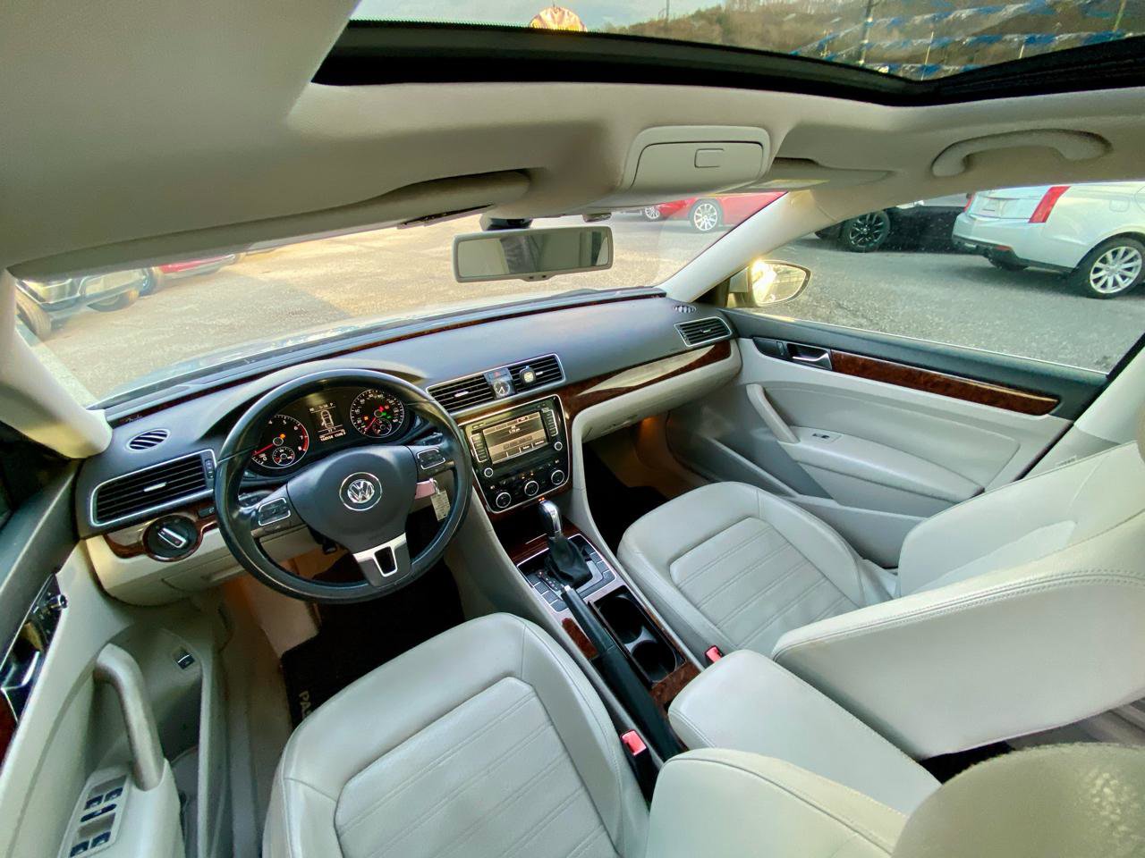 Used 2012 Volkswagen Passat 2.5 SEL FWD image 14