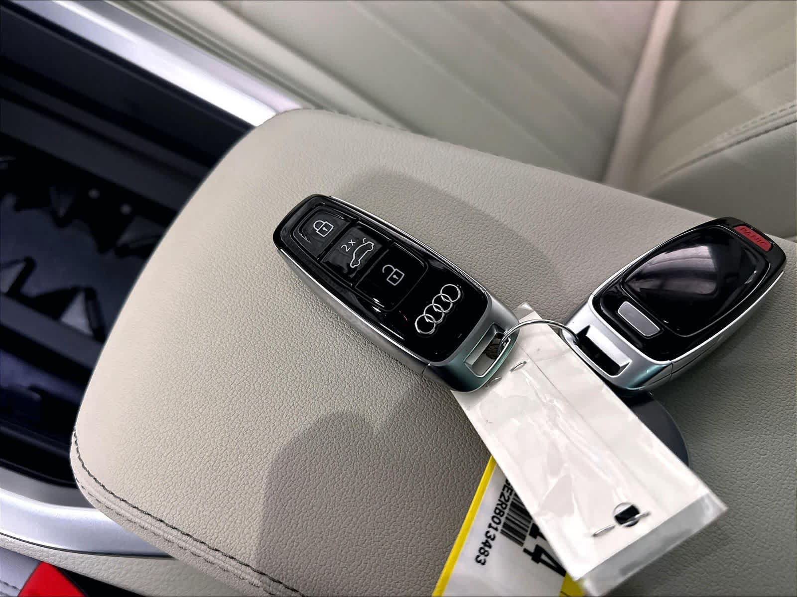 Used 2024 Audi Q8 e-tron Premium Plus AWD/4WD image 35