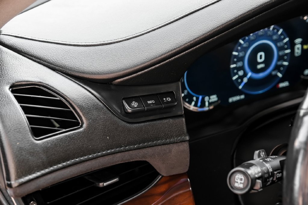 Used 2019 Cadillac Escalade ESV Premium Luxury RWD image 29
